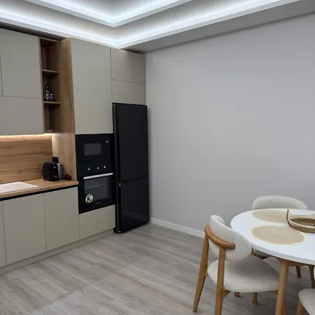 Teds Luxury Τίρανα