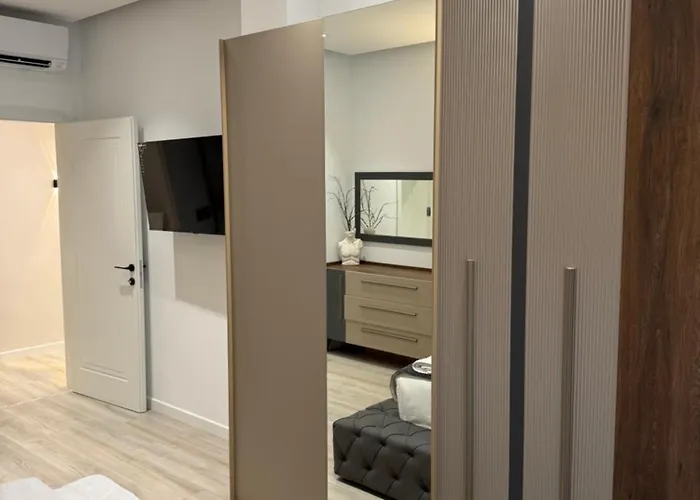 Teds Luxury * Tirana